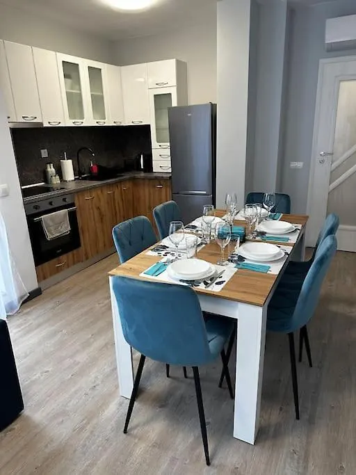 Family And Friends Apartment Sofía